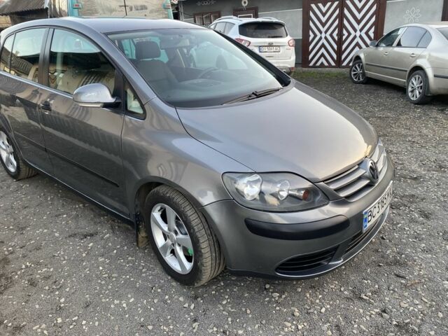 Серый Фольксваген Гольф Плюс, объемом двигателя 1.4 л и пробегом 290 тыс. км за 4500 $, фото 1 на Automoto.ua