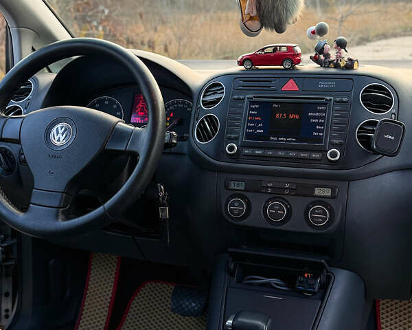 Сірий Фольксваген Golf Plus, об'ємом двигуна 1.6 л та пробігом 229 тис. км за 7300 $, фото 11 на Automoto.ua