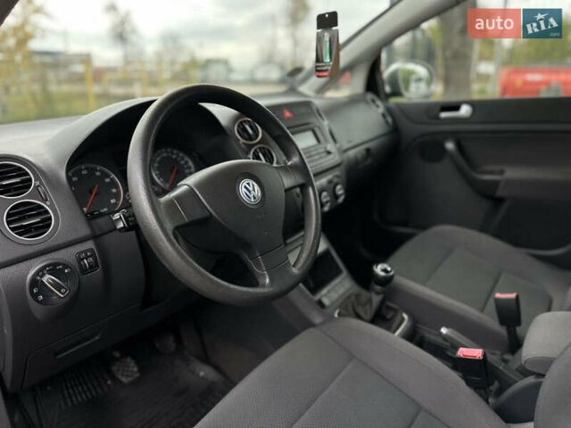 Серый Фольксваген Гольф Плюс, объемом двигателя 1.6 л и пробегом 211 тыс. км за 6600 $, фото 25 на Automoto.ua