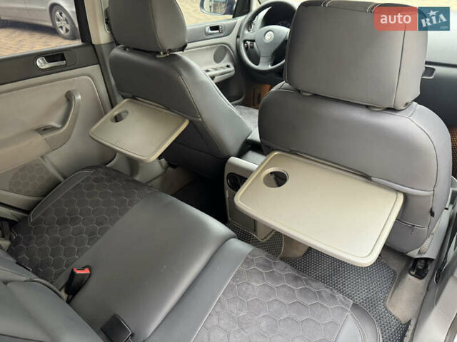 Серый Фольксваген Гольф Плюс, объемом двигателя 1.6 л и пробегом 209 тыс. км за 5200 $, фото 31 на Automoto.ua