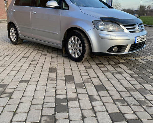 Серый Фольксваген Гольф Плюс, объемом двигателя 1.6 л и пробегом 268 тыс. км за 4900 $, фото 18 на Automoto.ua