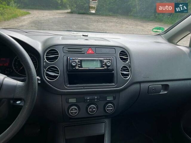 Сірий Фольксваген Golf Plus, об'ємом двигуна 1.6 л та пробігом 199 тис. км за 6500 $, фото 1 на Automoto.ua