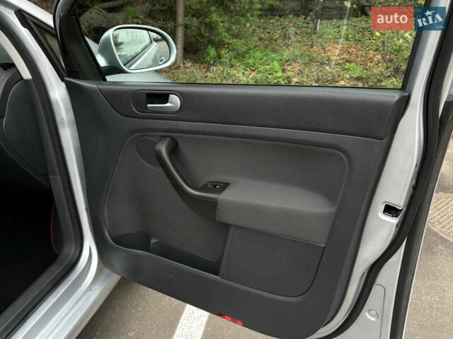 Серый Фольксваген Гольф Плюс, объемом двигателя 1.6 л и пробегом 170 тыс. км за 5999 $, фото 35 на Automoto.ua