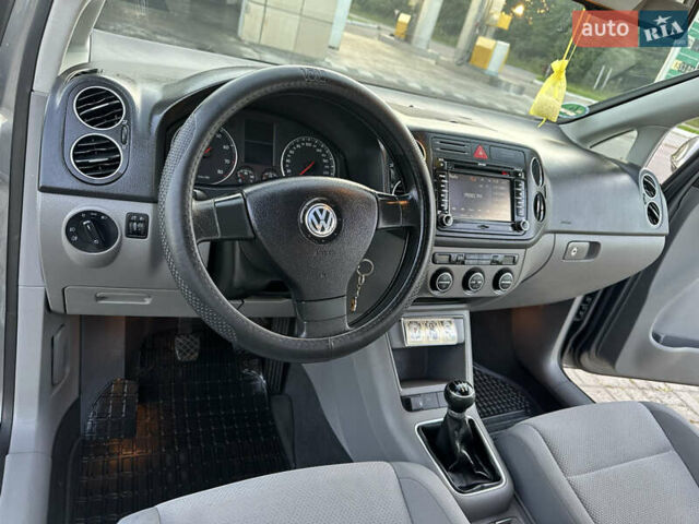 Сірий Фольксваген Golf Plus, об'ємом двигуна 1.6 л та пробігом 227 тис. км за 5400 $, фото 4 на Automoto.ua