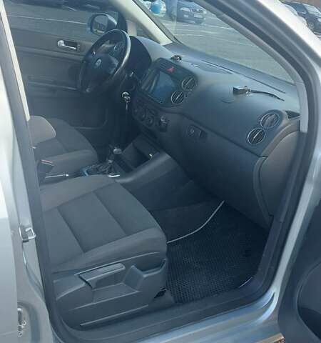 Сірий Фольксваген Golf Plus, об'ємом двигуна 1.6 л та пробігом 198 тис. км за 7000 $, фото 14 на Automoto.ua