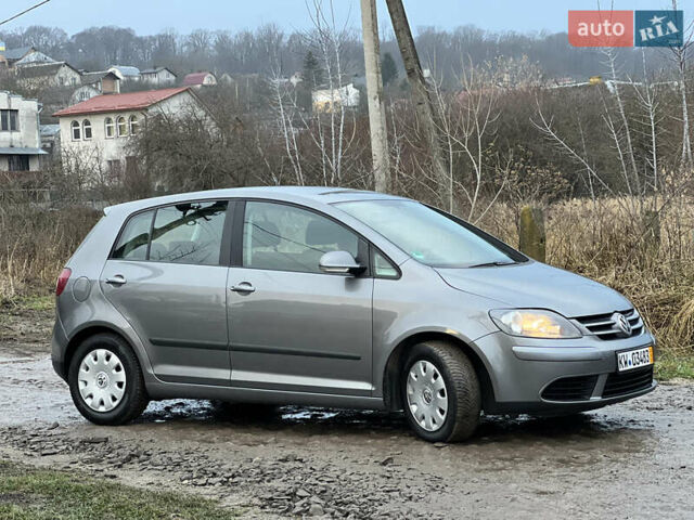 Серый Фольксваген Гольф Плюс, объемом двигателя 1.6 л и пробегом 167 тыс. км за 5600 $, фото 3 на Automoto.ua