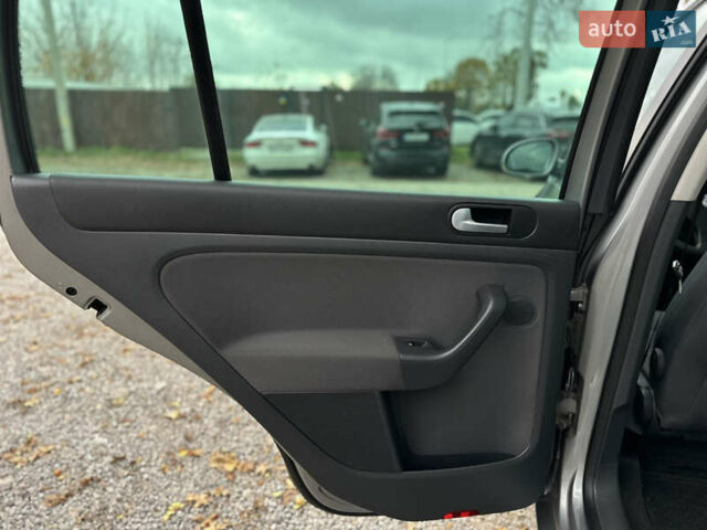 Серый Фольксваген Гольф Плюс, объемом двигателя 1.6 л и пробегом 211 тыс. км за 6600 $, фото 39 на Automoto.ua