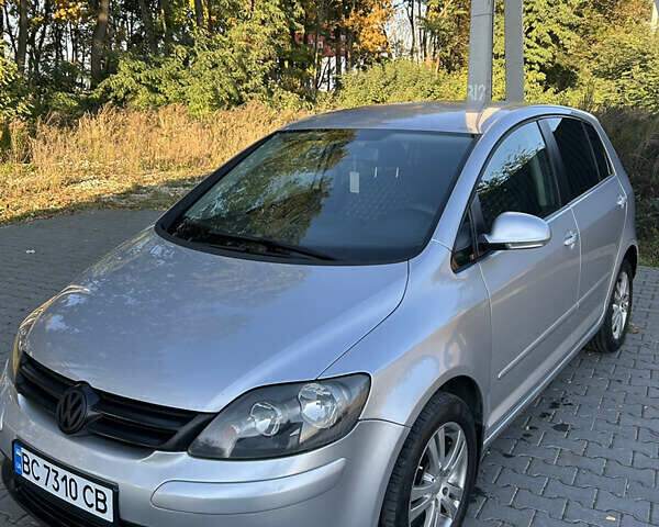 Серый Фольксваген Гольф Плюс, объемом двигателя 1.39 л и пробегом 238 тыс. км за 6000 $, фото 8 на Automoto.ua