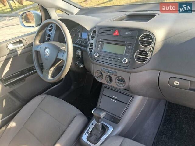 Серый Фольксваген Гольф Плюс, объемом двигателя 1.6 л и пробегом 131 тыс. км за 6599 $, фото 20 на Automoto.ua