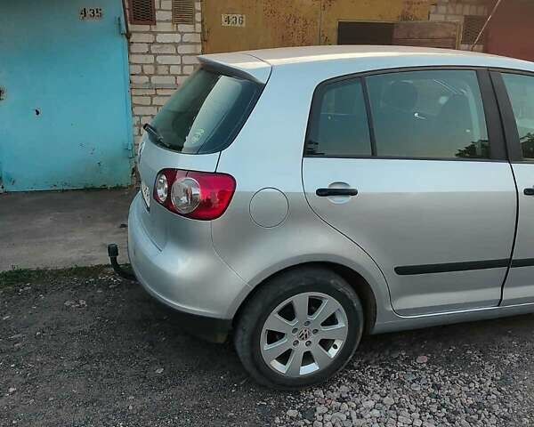 Сірий Фольксваген Golf Plus, об'ємом двигуна 1.39 л та пробігом 206 тис. км за 6200 $, фото 3 на Automoto.ua
