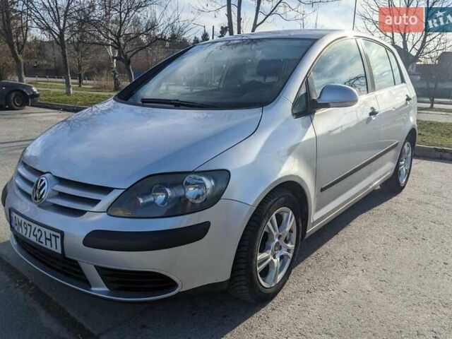 Серый Фольксваген Гольф Плюс, объемом двигателя 1.39 л и пробегом 172 тыс. км за 5400 $, фото 4 на Automoto.ua