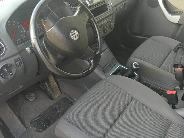 Серый Фольксваген Гольф Плюс, объемом двигателя 1.7 л и пробегом 268 тыс. км за 5400 $, фото 5 на Automoto.ua