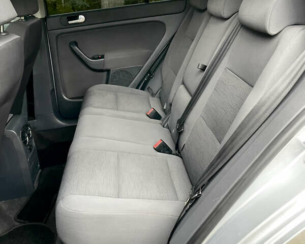 Сірий Фольксваген Golf Plus, об'ємом двигуна 1.6 л та пробігом 211 тис. км за 6500 $, фото 16 на Automoto.ua