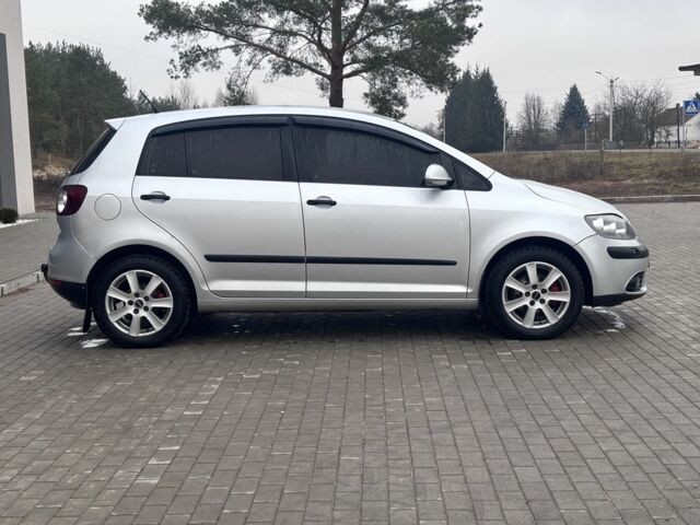 Серый Фольксваген Гольф Плюс, объемом двигателя 1.4 л и пробегом 225 тыс. км за 6000 $, фото 5 на Automoto.ua