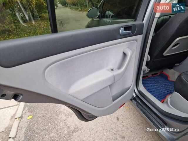 Сірий Фольксваген Golf Plus, об'ємом двигуна 2 л та пробігом 248 тис. км за 4700 $, фото 15 на Automoto.ua