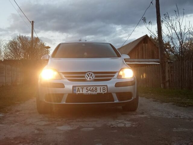 Сірий Фольксваген Golf Plus, об'ємом двигуна 1.6 л та пробігом 255 тис. км за 5300 $, фото 2 на Automoto.ua