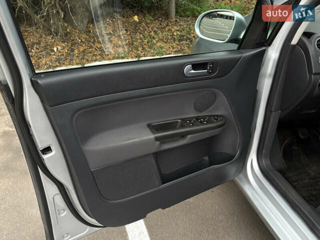 Серый Фольксваген Гольф Плюс, объемом двигателя 1.6 л и пробегом 170 тыс. км за 5999 $, фото 22 на Automoto.ua