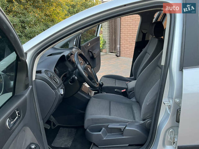 Сірий Фольксваген Golf Plus, об'ємом двигуна 1.6 л та пробігом 243 тис. км за 5200 $, фото 31 на Automoto.ua