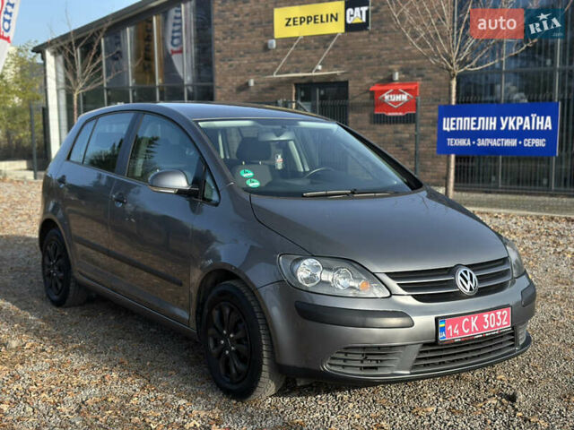 Серый Фольксваген Гольф Плюс, объемом двигателя 1.4 л и пробегом 208 тыс. км за 5500 $, фото 3 на Automoto.ua