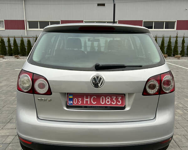 Серый Фольксваген Гольф Плюс, объемом двигателя 1.4 л и пробегом 251 тыс. км за 5150 $, фото 15 на Automoto.ua