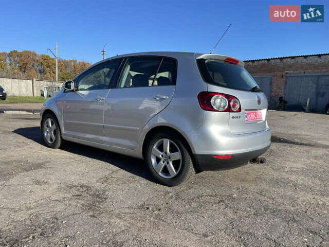 Серый Фольксваген Гольф Плюс, объемом двигателя 1.6 л и пробегом 218 тыс. км за 6300 $, фото 4 на Automoto.ua