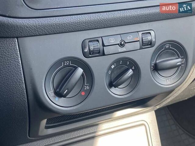 Серый Фольксваген Гольф Плюс, объемом двигателя 1.6 л и пробегом 206 тыс. км за 5990 $, фото 16 на Automoto.ua