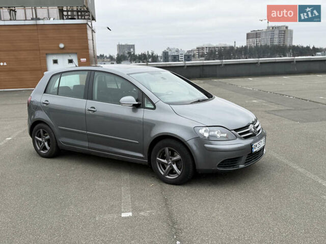 Серый Фольксваген Гольф Плюс, объемом двигателя 1.97 л и пробегом 182 тыс. км за 6900 $, фото 2 на Automoto.ua