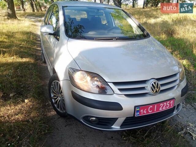Серый Фольксваген Гольф Плюс, объемом двигателя 1.4 л и пробегом 220 тыс. км за 5500 $, фото 1 на Automoto.ua