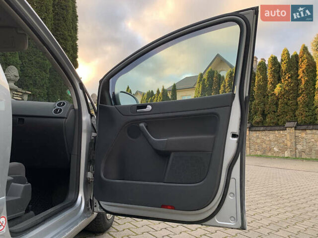 Серый Фольксваген Гольф Плюс, объемом двигателя 1.6 л и пробегом 200 тыс. км за 6850 $, фото 40 на Automoto.ua