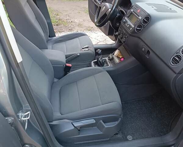 Сірий Фольксваген Golf Plus, об'ємом двигуна 1.97 л та пробігом 299 тис. км за 5233 $, фото 8 на Automoto.ua