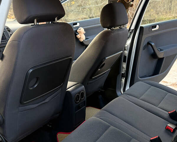 Сірий Фольксваген Golf Plus, об'ємом двигуна 1.6 л та пробігом 229 тис. км за 7300 $, фото 10 на Automoto.ua