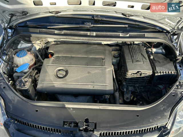 Серый Фольксваген Гольф Плюс, объемом двигателя 1.4 л и пробегом 239 тыс. км за 5800 $, фото 8 на Automoto.ua