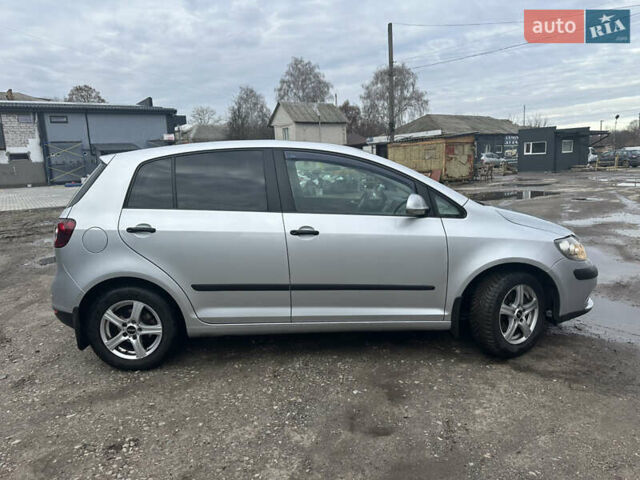 Серый Фольксваген Гольф Плюс, объемом двигателя 1.6 л и пробегом 180 тыс. км за 6200 $, фото 8 на Automoto.ua