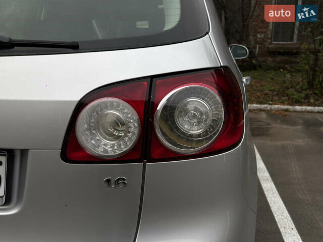 Серый Фольксваген Гольф Плюс, объемом двигателя 1.6 л и пробегом 170 тыс. км за 5999 $, фото 17 на Automoto.ua