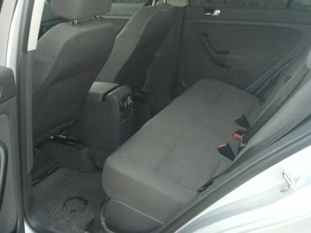 Сірий Фольксваген Golf Plus, об'ємом двигуна 1.6 л та пробігом 255 тис. км за 5300 $, фото 10 на Automoto.ua