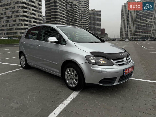 Серый Фольксваген Гольф Плюс, объемом двигателя 1.6 л и пробегом 171 тыс. км за 5699 $, фото 7 на Automoto.ua