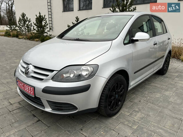 Серый Фольксваген Гольф Плюс, объемом двигателя 1.4 л и пробегом 251 тыс. км за 5150 $, фото 4 на Automoto.ua