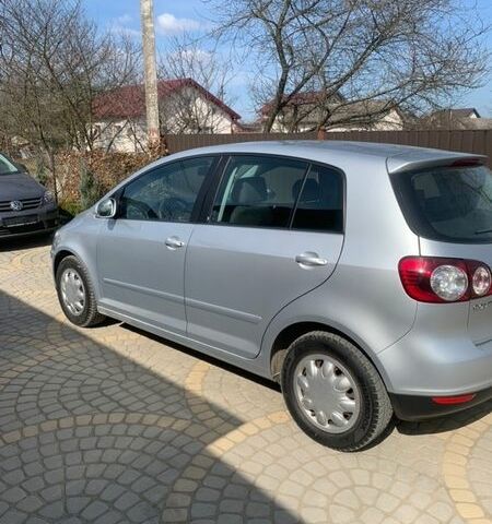 Серый Фольксваген Гольф Плюс, объемом двигателя 1.6 л и пробегом 155 тыс. км за 5300 $, фото 3 на Automoto.ua