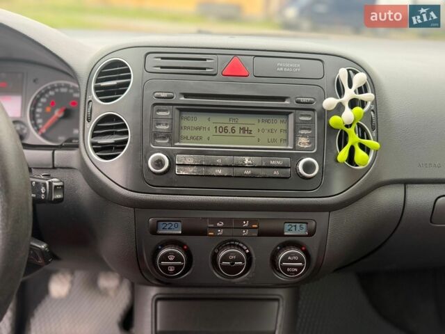 Сірий Фольксваген Golf Plus, об'ємом двигуна 1.6 л та пробігом 245 тис. км за 4250 $, фото 19 на Automoto.ua
