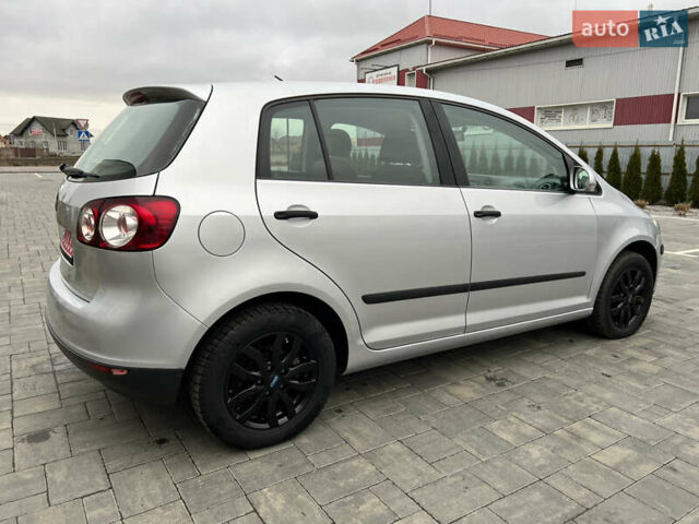 Серый Фольксваген Гольф Плюс, объемом двигателя 1.4 л и пробегом 251 тыс. км за 5150 $, фото 17 на Automoto.ua