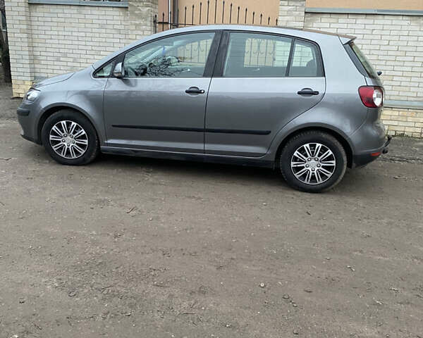 Серый Фольксваген Гольф Плюс, объемом двигателя 1.39 л и пробегом 173 тыс. км за 5950 $, фото 3 на Automoto.ua