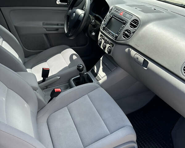 Серый Фольксваген Гольф Плюс, объемом двигателя 2 л и пробегом 222 тыс. км за 5200 $, фото 23 на Automoto.ua