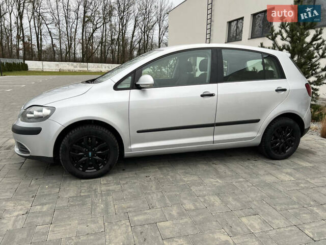 Серый Фольксваген Гольф Плюс, объемом двигателя 1.4 л и пробегом 251 тыс. км за 5150 $, фото 7 на Automoto.ua