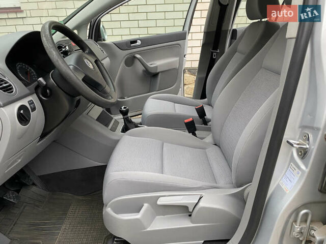 Серый Фольксваген Гольф Плюс, объемом двигателя 1.6 л и пробегом 175 тыс. км за 4900 $, фото 25 на Automoto.ua