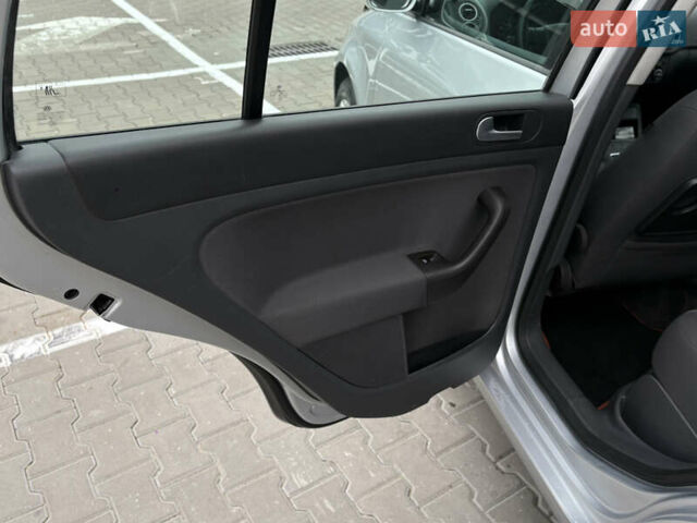 Серый Фольксваген Гольф Плюс, объемом двигателя 1.6 л и пробегом 171 тыс. км за 5699 $, фото 24 на Automoto.ua