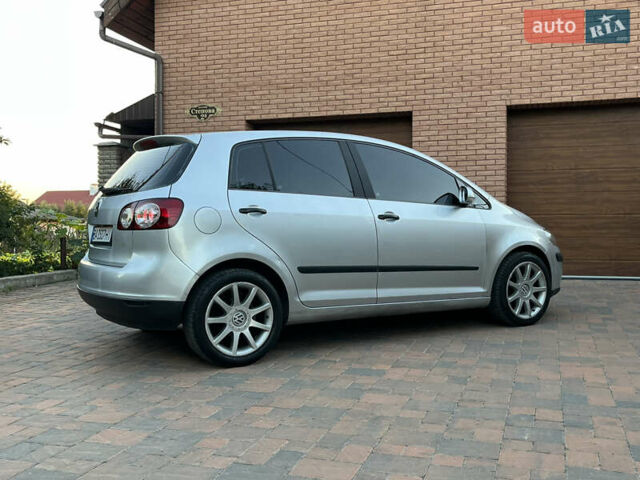 Сірий Фольксваген Golf Plus, об'ємом двигуна 1.6 л та пробігом 243 тис. км за 5200 $, фото 20 на Automoto.ua