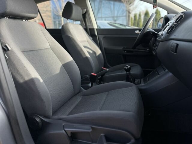 Серый Фольксваген Гольф Плюс, объемом двигателя 1.4 л и пробегом 208 тыс. км за 5500 $, фото 7 на Automoto.ua