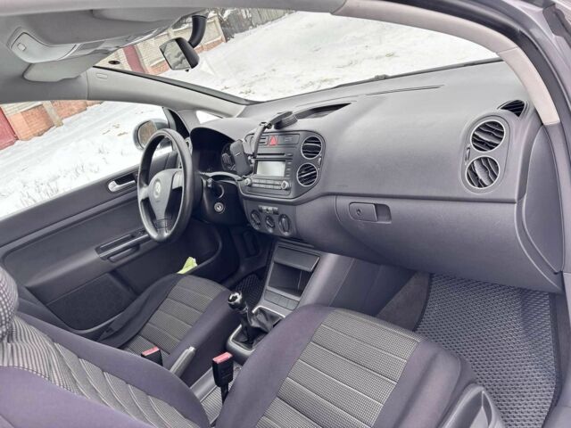 Сірий Фольксваген Golf Plus, об'ємом двигуна 1.6 л та пробігом 214 тис. км за 5500 $, фото 1 на Automoto.ua