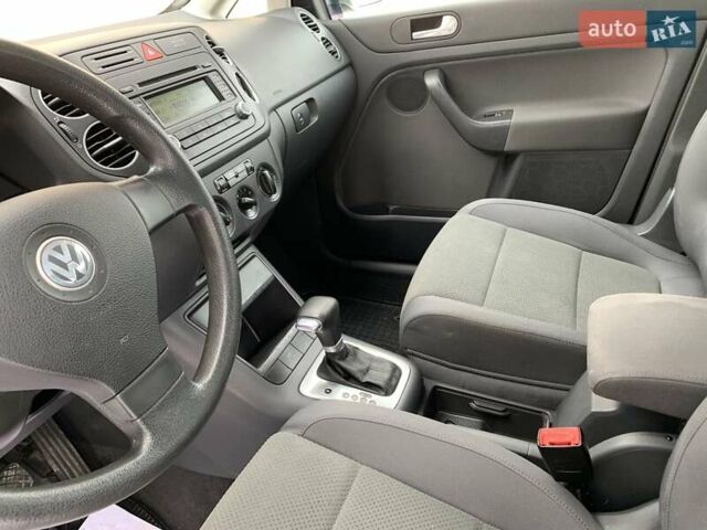 Серый Фольксваген Гольф Плюс, объемом двигателя 1.6 л и пробегом 200 тыс. км за 7100 $, фото 26 на Automoto.ua