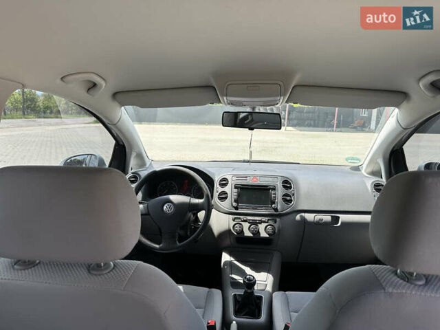 Серый Фольксваген Гольф Плюс, объемом двигателя 2 л и пробегом 222 тыс. км за 5200 $, фото 21 на Automoto.ua